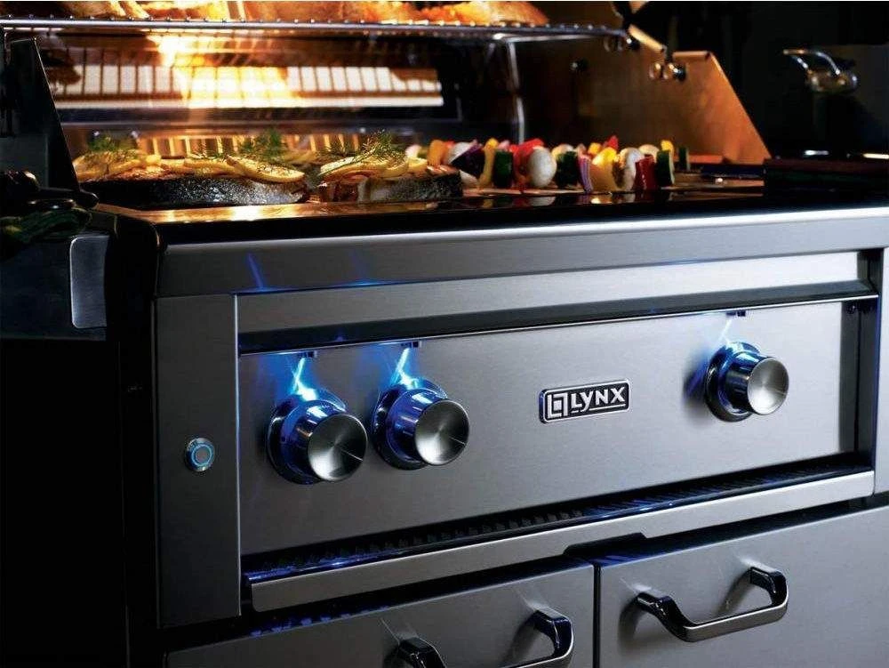 Lynx L30TRF Professional Gas Grill On Cart, 30-Inch 8 Lynx L30TRF Professional Gas Grill On Cart, 30-Inch - Image 6